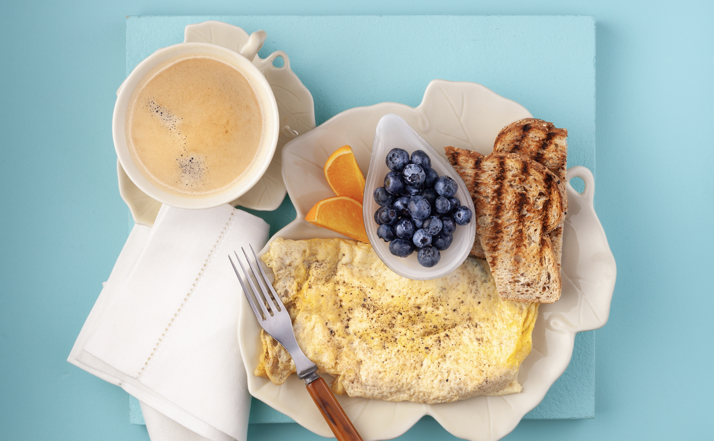 Bacon Cheddar Omelette with Fresh Fruit
