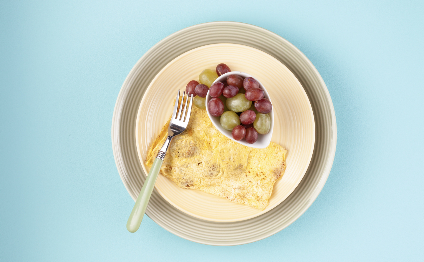 Veggie Sausage Cheddar Omelette with Fruit