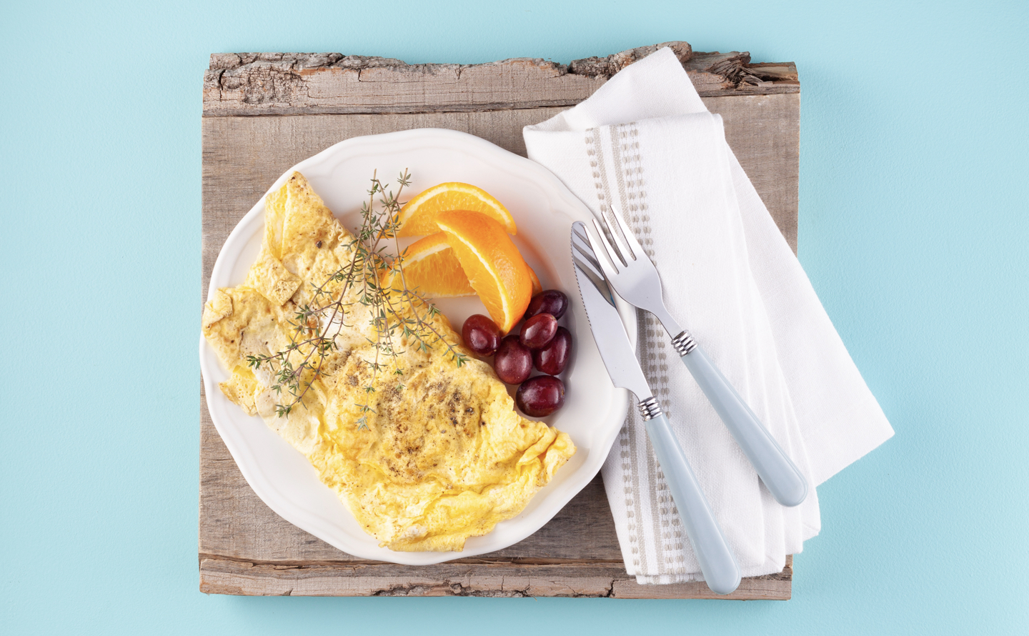 Vegetarian Feta and Olive Omelette with Fresh Fruit