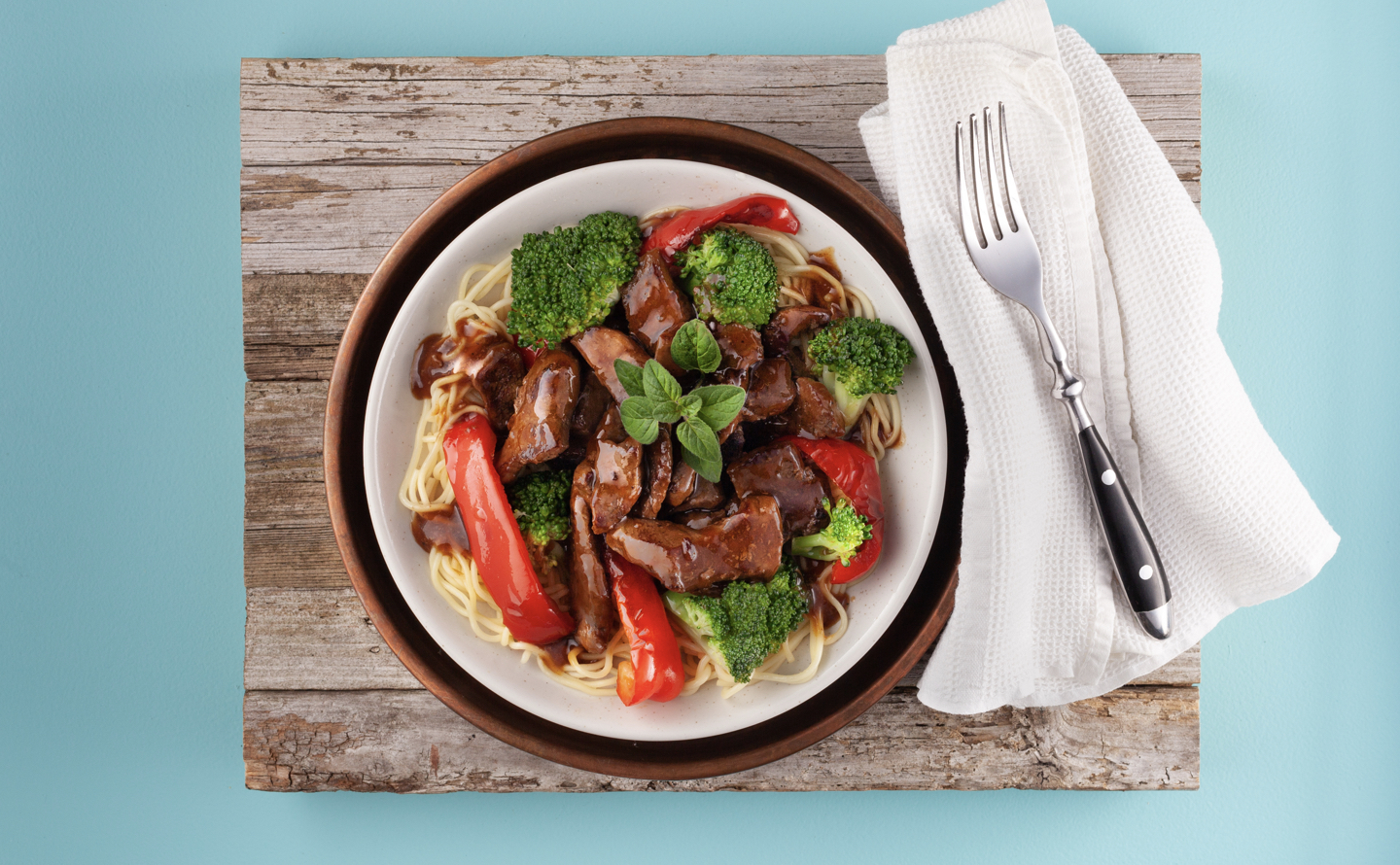 Beef and Broccoli Lo Mein with Roasted Red Peppers