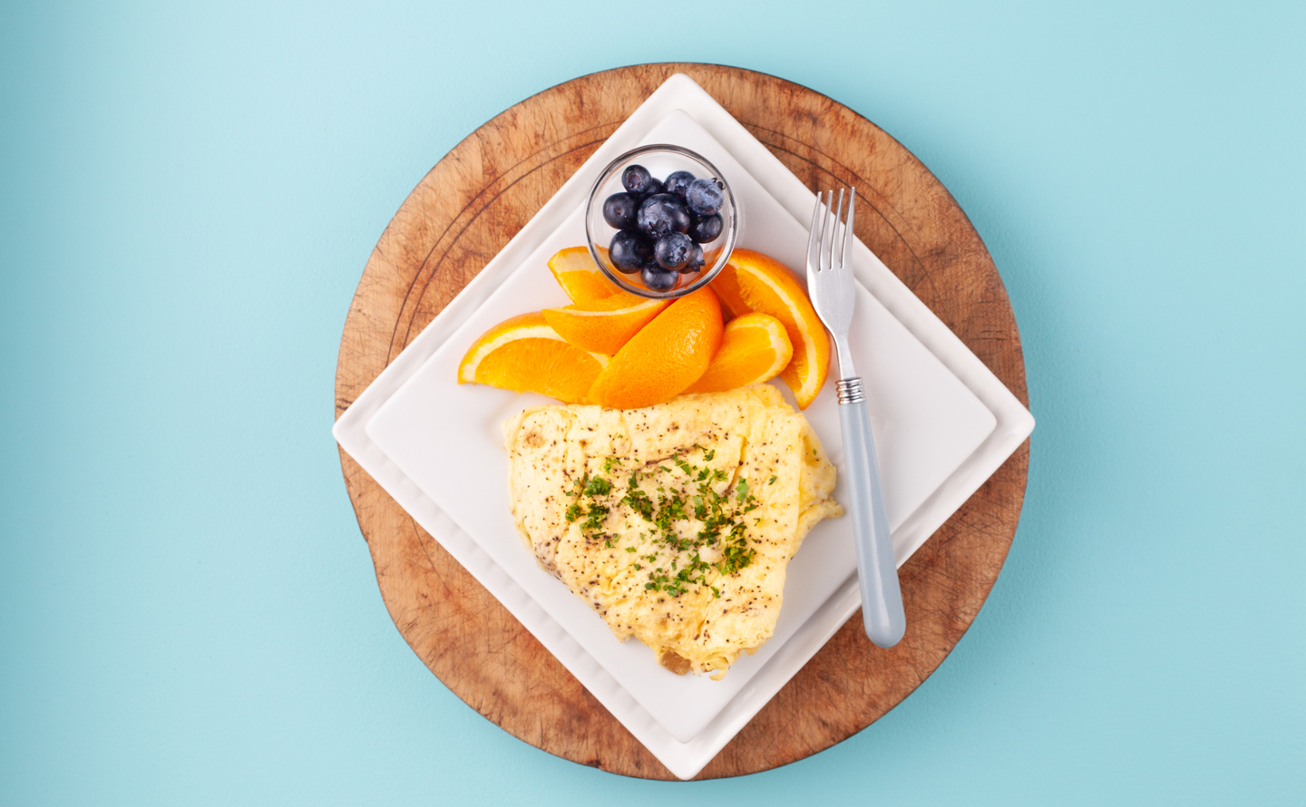 Cheddar Onion Omelette with Fresh Fruit